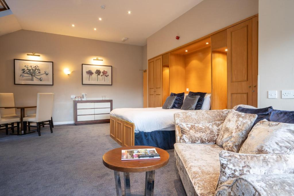 Executive Suite : £35.00 per night